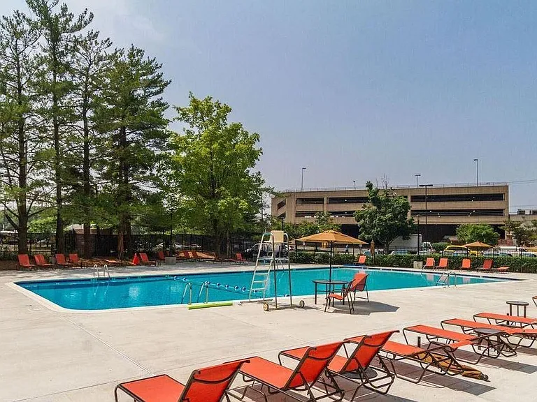 Swimming Pool - Open Seasonally