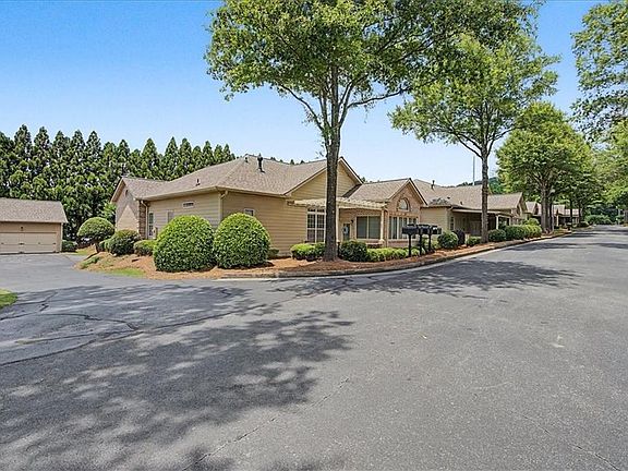 4th image of 526 Mount Park Dr