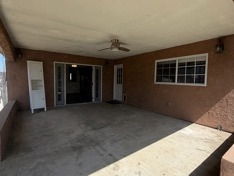 1320 Elm St — Photo 13