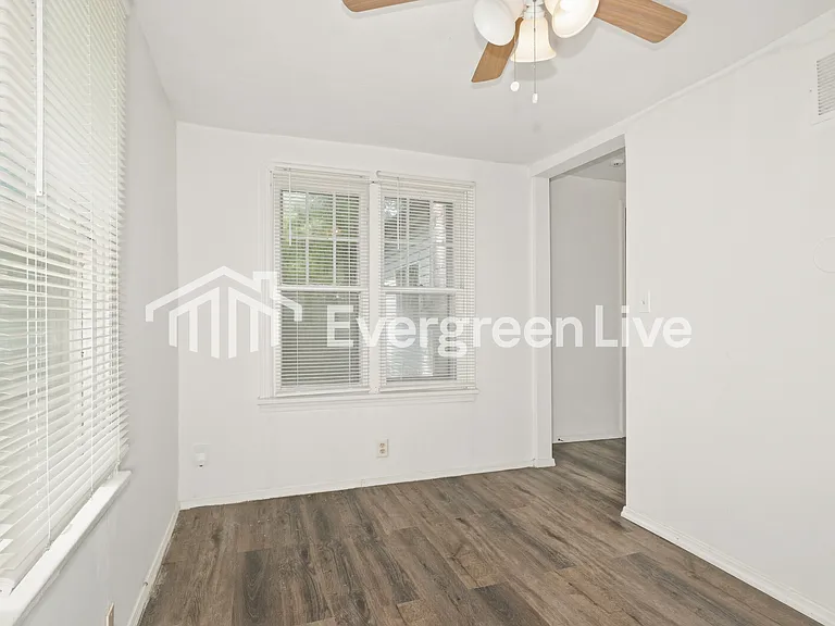 9064 Patrick Dr — Photo 6