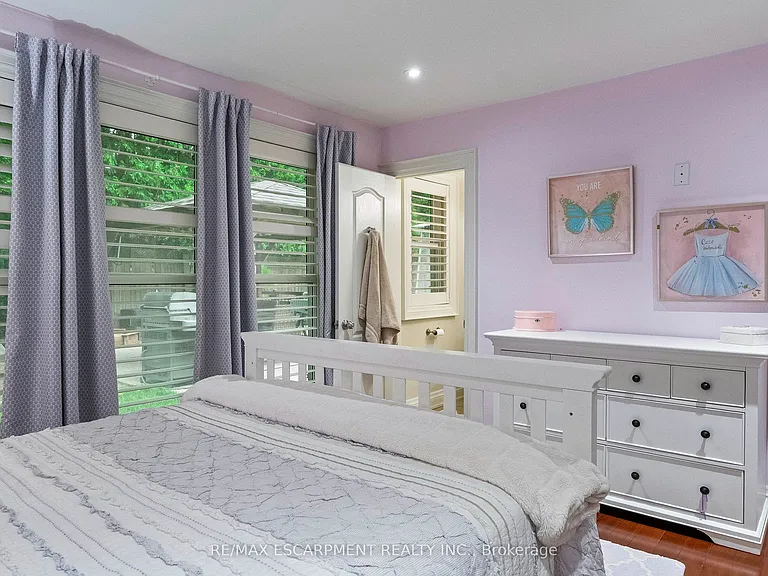 615 Vanessa Cres — Photo 25