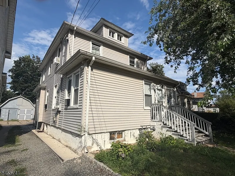 2 bed, 1.0 bath, $2,500 — Photo 2
