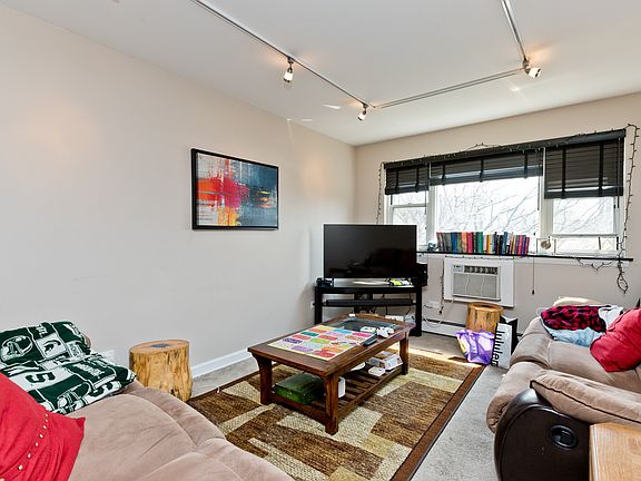 4th image of 619 W Stratford Pl APT 506