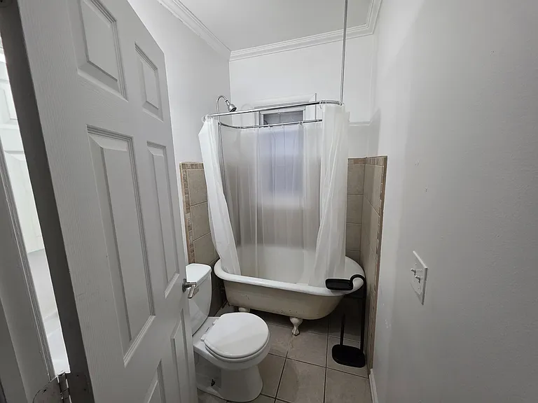 22 Whalin St #6 — Photo 1