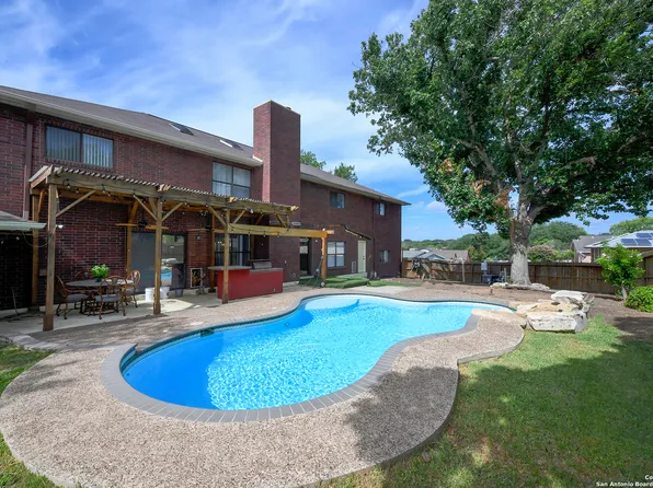 6303 MEADOW GROVE, Windcrest, TX 78239