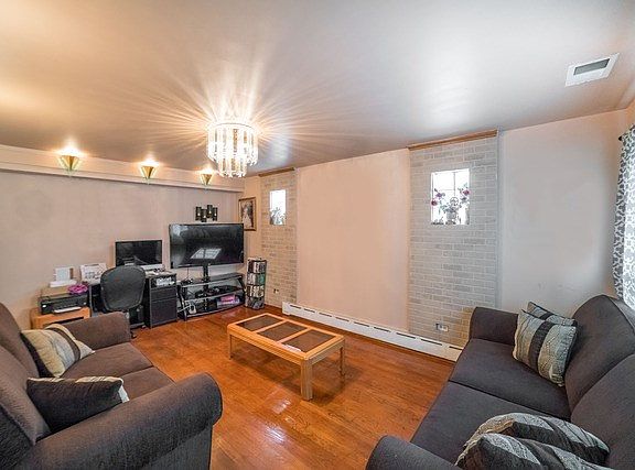 2nd image of 4201 S Artesian Ave