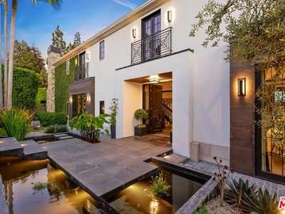 888 Toulon Dr, Pacific Palisades, CA, 90272