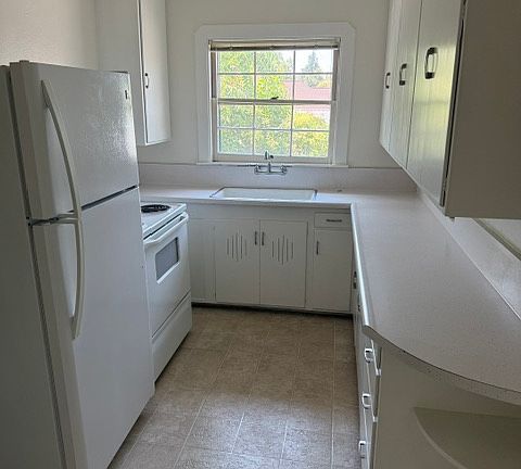4th image of 249 S Shepherd St #2
