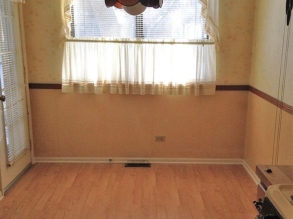 5th image of 735 Sterling Ct APT C1