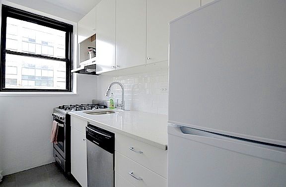 5th image of 200 W 20th St APT 1107