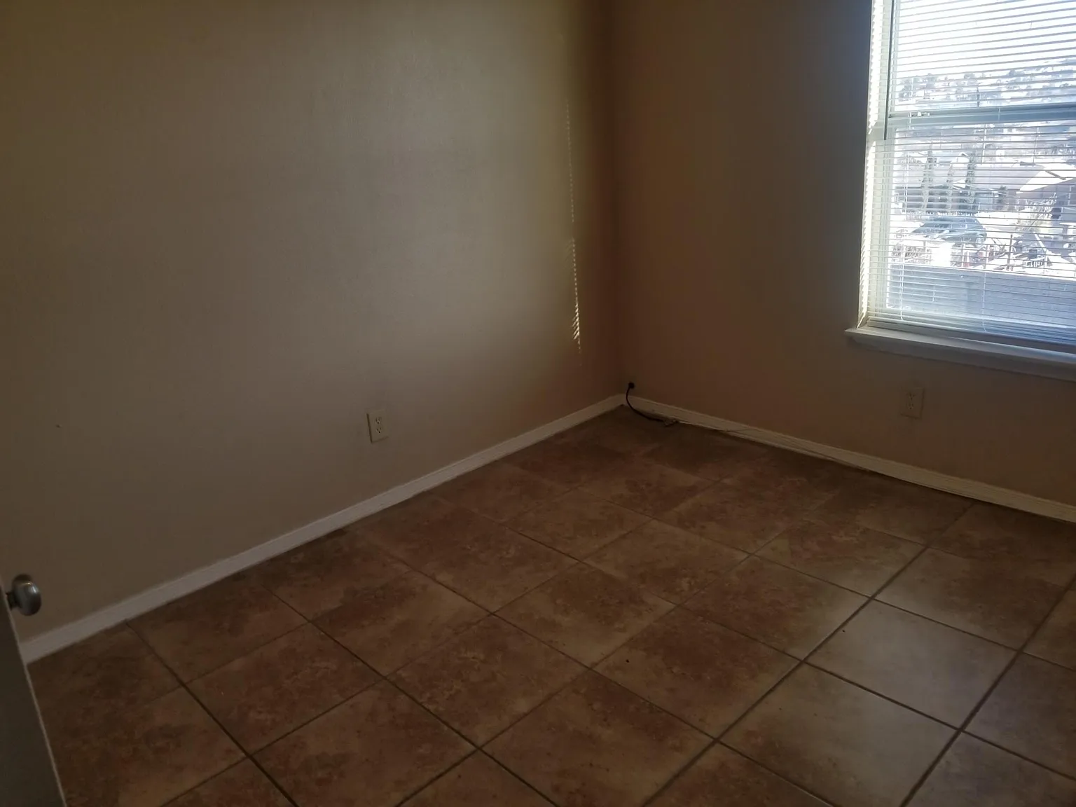 12948 Jeremiah Dr — Photo 4