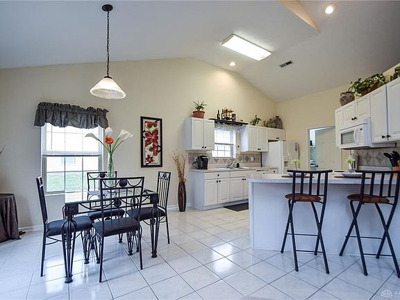 3rd image of 6721 Evergreen Woods Dr