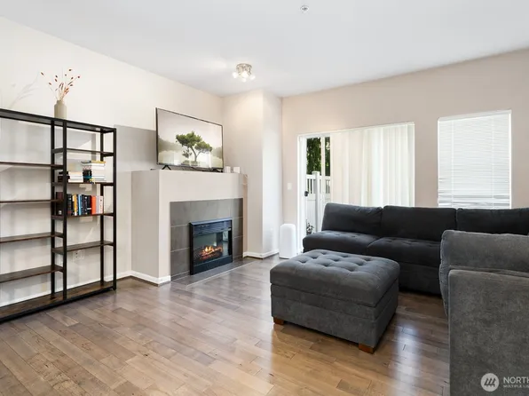 15720 Manor Way #J6, Lynnwood, WA 98087