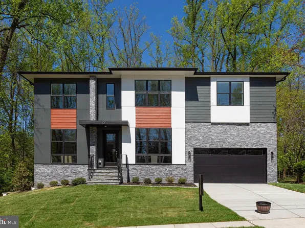 105 Yeonas Dr SW, Vienna, VA 22180