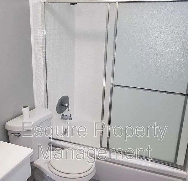 990 Ashland Ave #4 — Photo 10