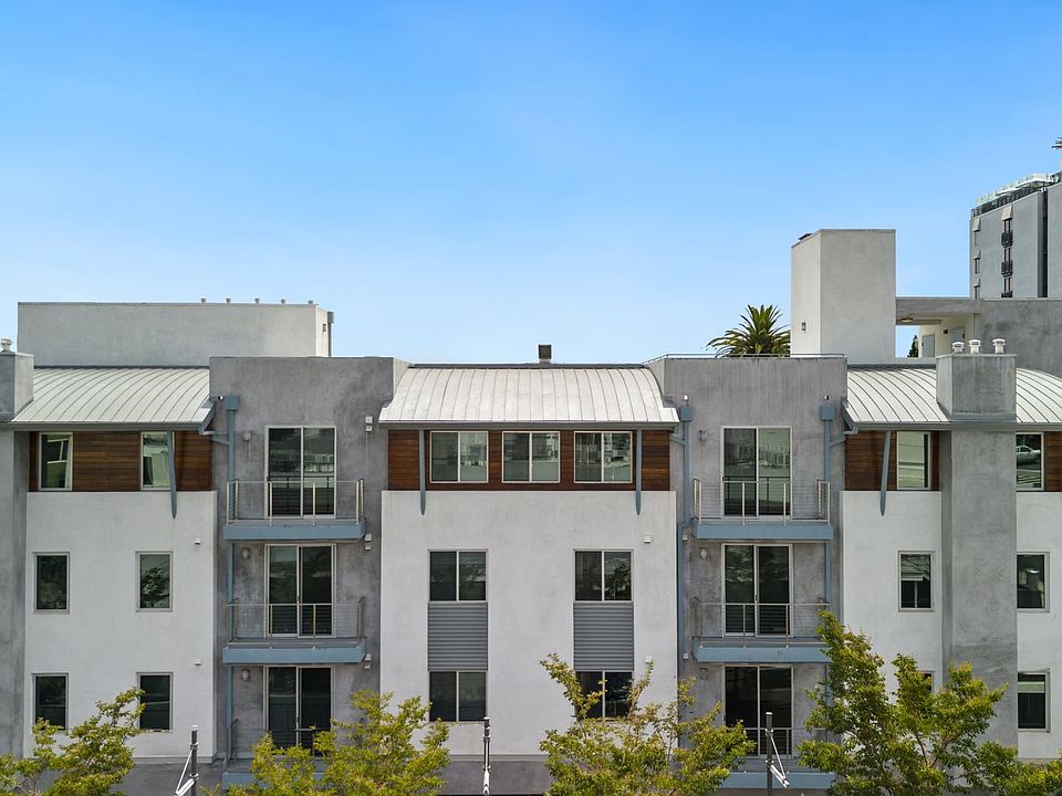 1st image of 1014 Larrabee St APT 302