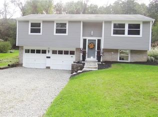 343 Fruitwood Dr, Bethel Park, PA 15102