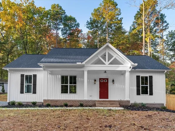 762 Lakefront Dr, Clarksville, VA 23927