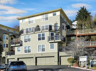 325 NW Uptown Ter APT 2B, Portland, OR 97210