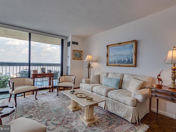 2nd image of 400 Madison St APT 1308