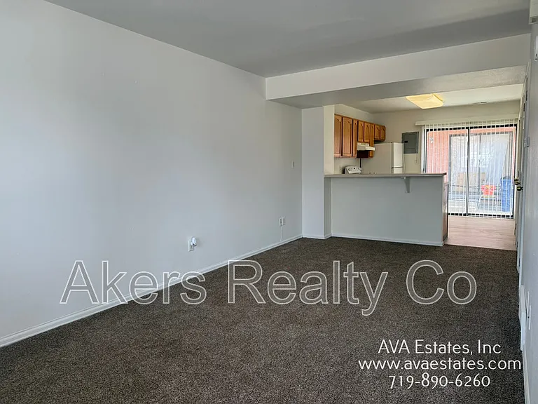 1405 E 19th St #B — Photo 1
