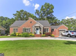 1422 Riverside Dr, Gainesville, GA 30501