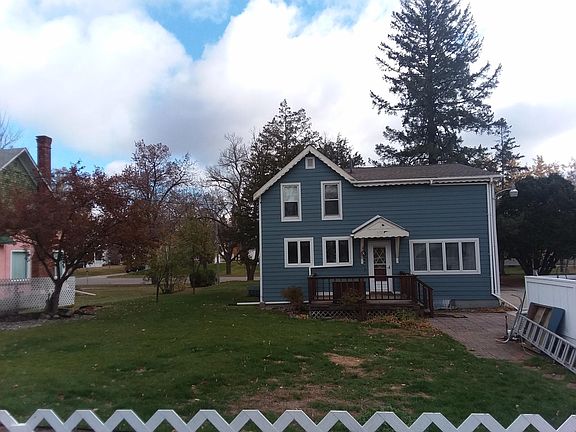 2nd image of 609 Main Ave N