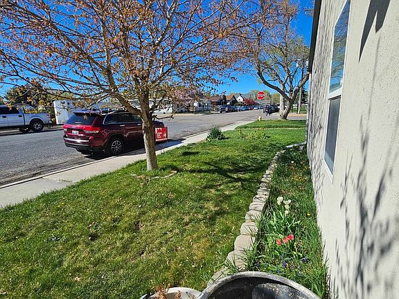 4th image of 492 Wayne Ave