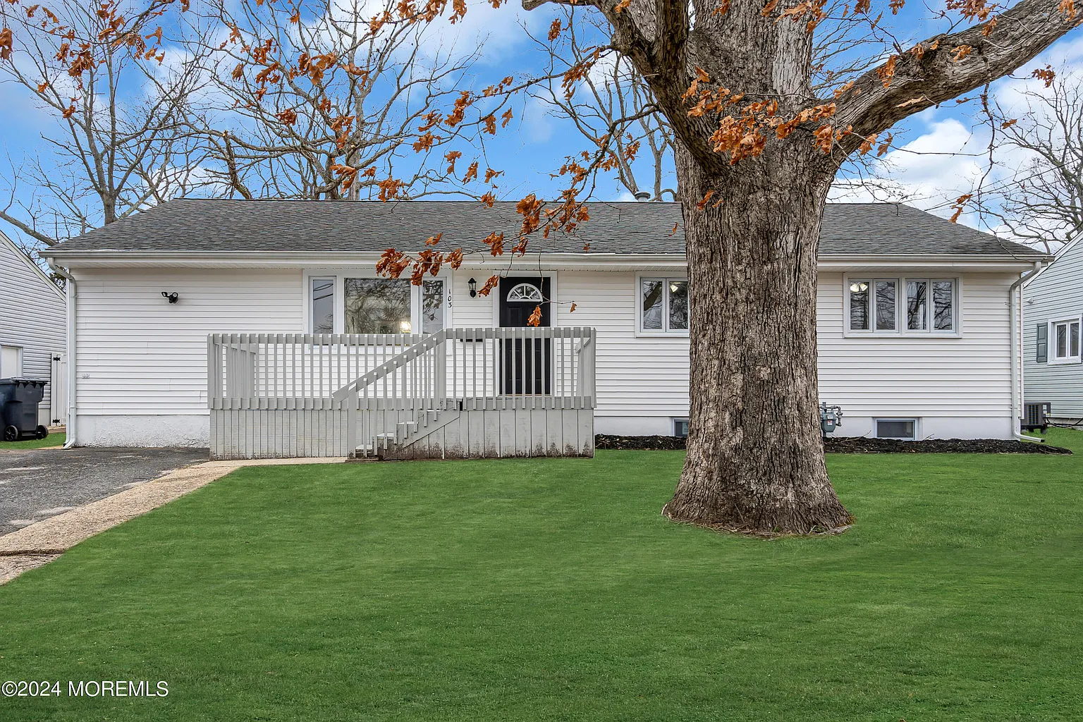 103 Suburban Road photo 1