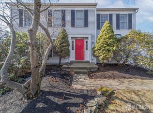 12 Adams Rd, Kendall Park, NJ 08824