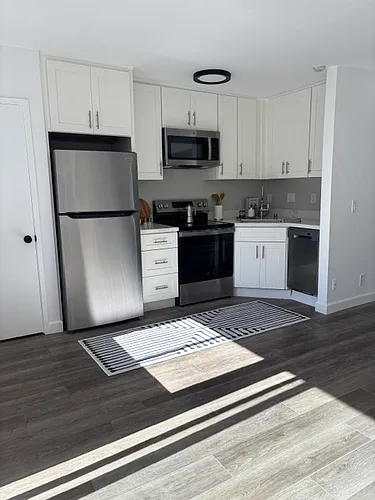 130 Stanford Way Photo 1