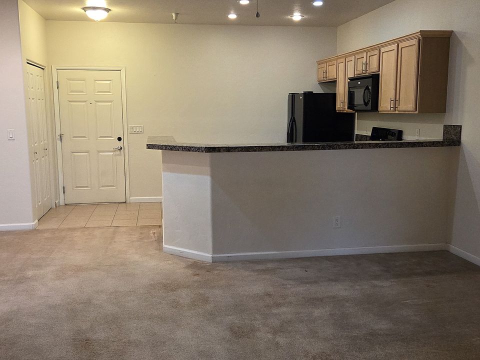1st image of 150 N Jefferson St #4