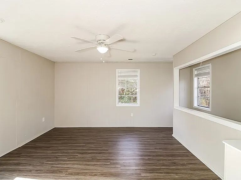 1st image of 1136 Lown Dr