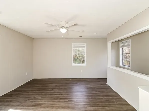 1136 Lown Dr, West Columbia, SC 29170