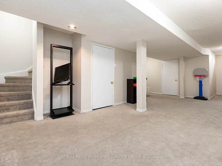 25 Pine Gate Pl — Photo 36