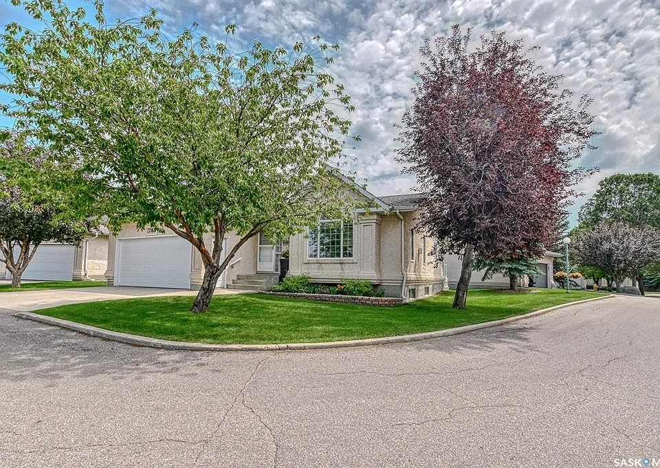 1st image of 3168 E Renfrew Cres