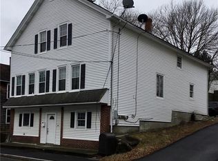 42 Central St, Manville, RI 02838