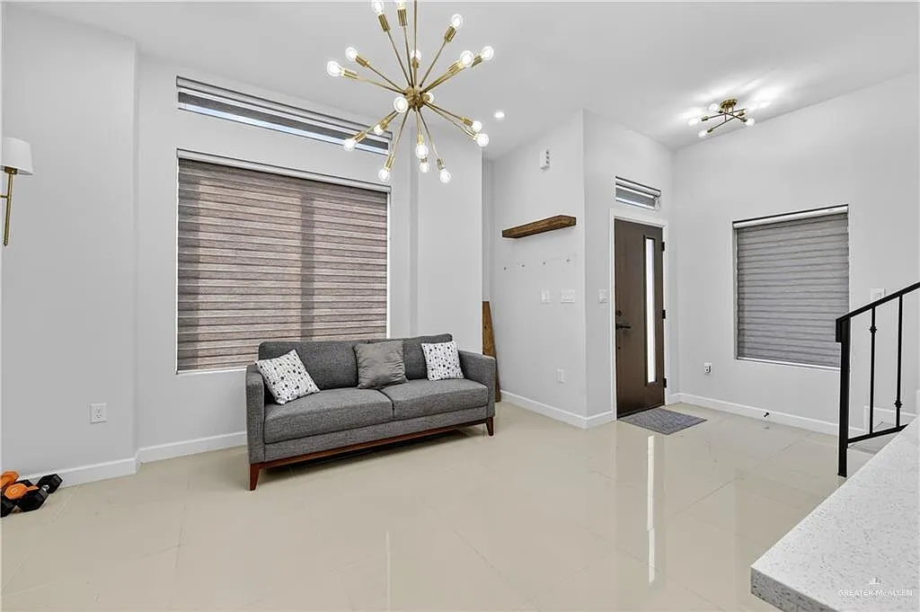 2 bed, 2.5 bath, 1557 sqft, $1,900 — Photo 4