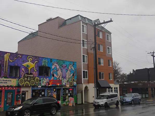 5523 University Way NE APT 202, Seattle, WA 98105