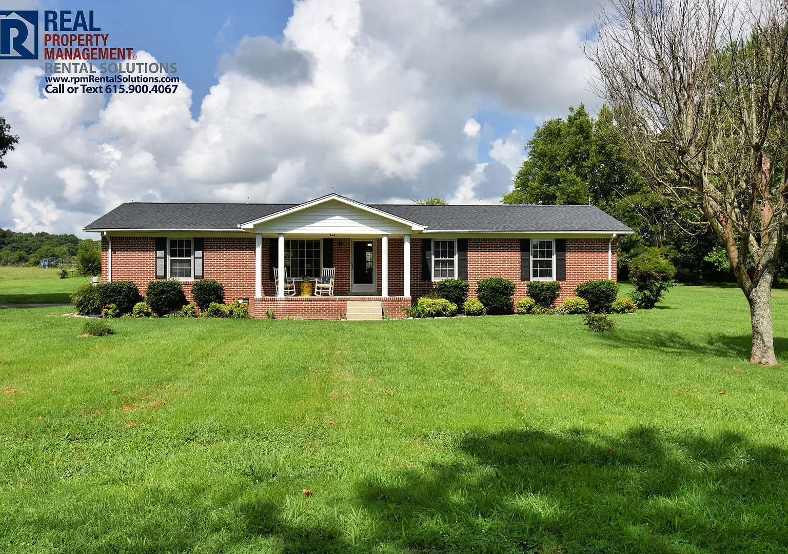 Beautiful 3bd, 2ba plus bonus room and pool in Woodbury! — Photo 1
