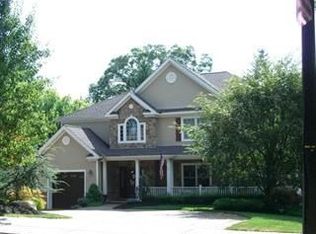 286 N Farview Ave, Paramus, NJ 07652