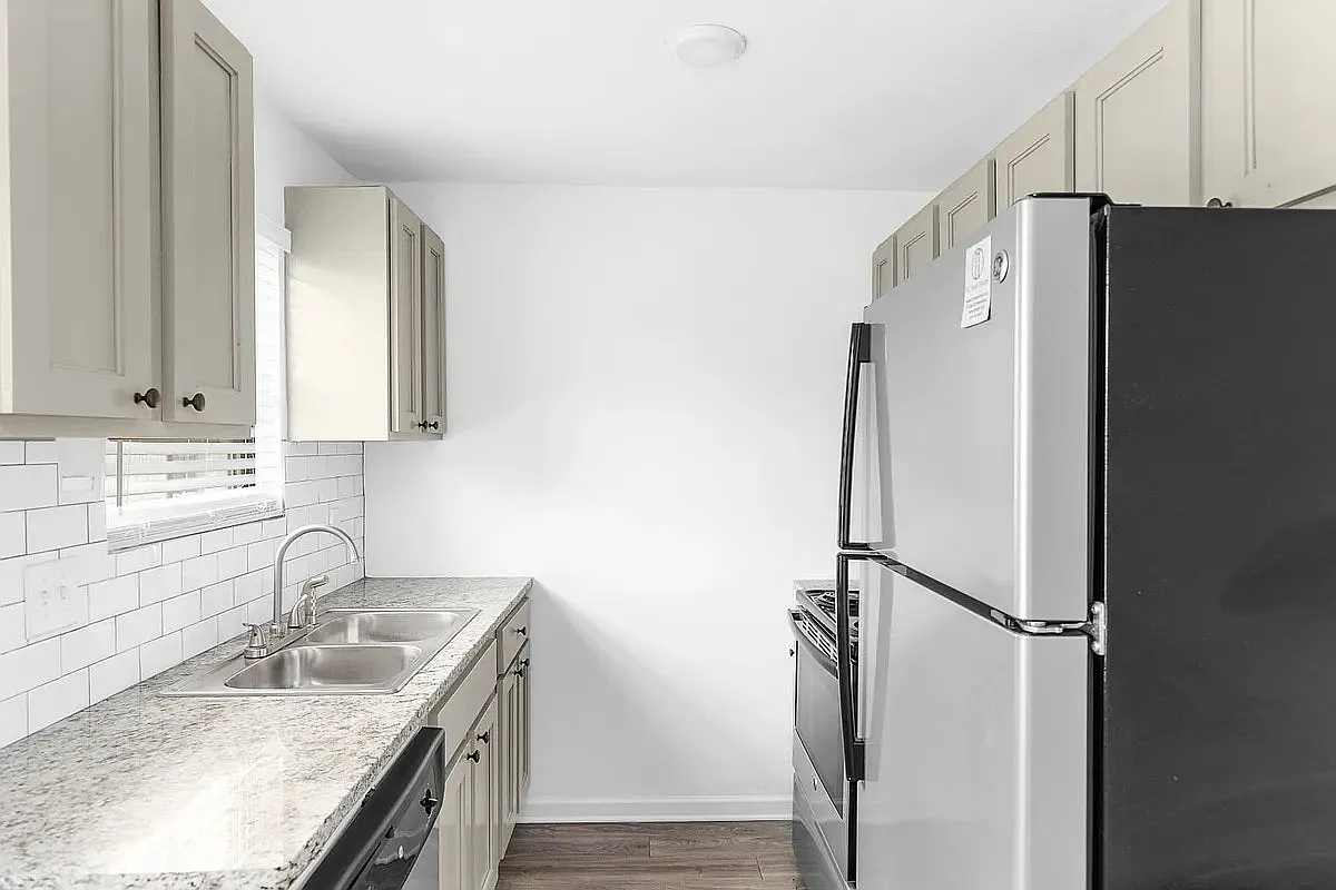Linridge Apartments — Photo 1