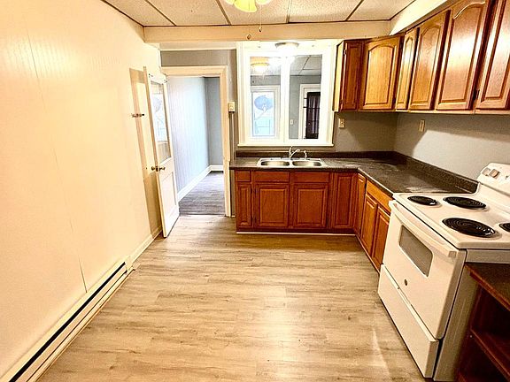 2nd image of 540 Walnut St APT 1