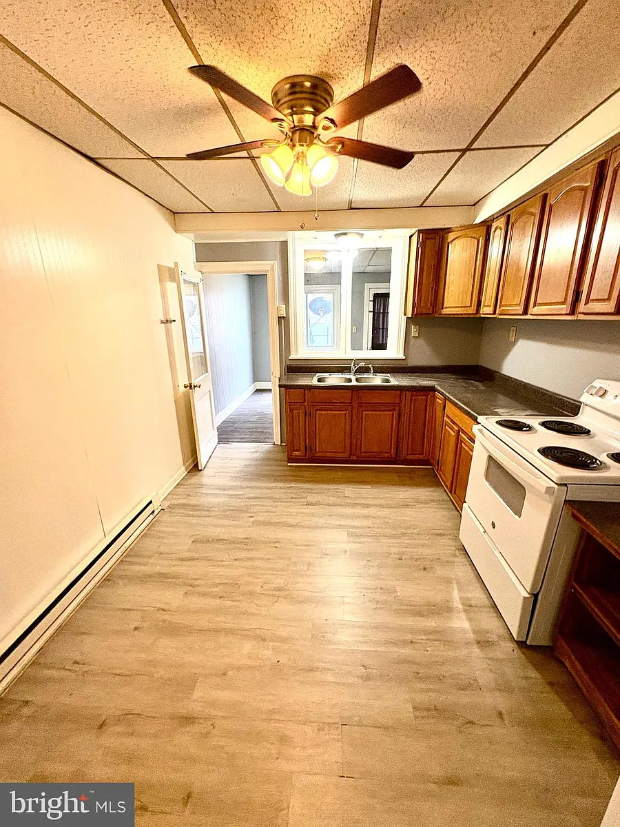 Building Photo - 540 Walnut St #1