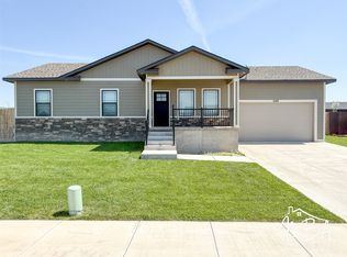 2148 Glenwood Dr, Garden City, KS 67846