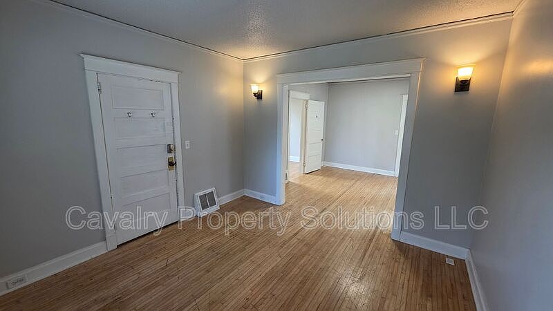 1st image of 617 E 8th St #1