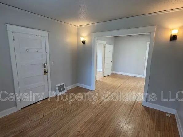 617 E 8th St #1, Duluth, MN 55805