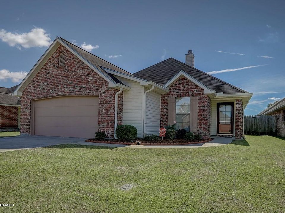 1st image of 202 Harvest Pointe Cir