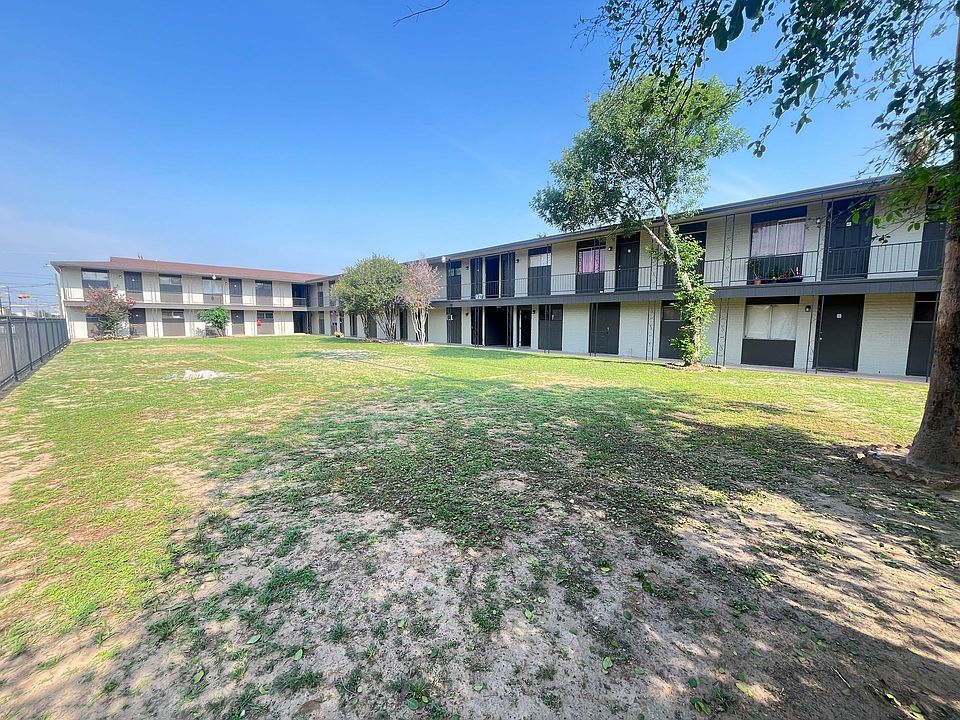 1st image of 4505 Springfield Ave #111