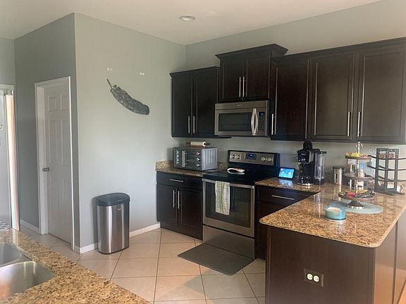 4th image of 9106 Mountain Camellia Ln